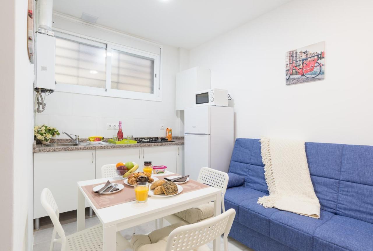 Ole Hostels Malaga Zambrano Extérieur photo